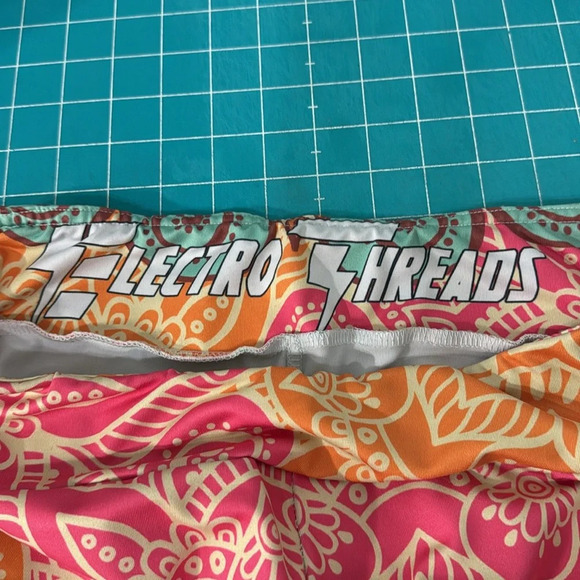 Electro Threads Mandala Leggings Pink, Teal and Orange in size XL - Picture 10 of 10